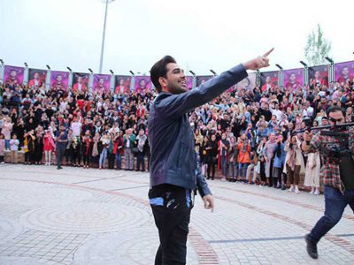 دیدار فرزاد فرخ با هوادارانش در بام لند در آستانه کنسرتش